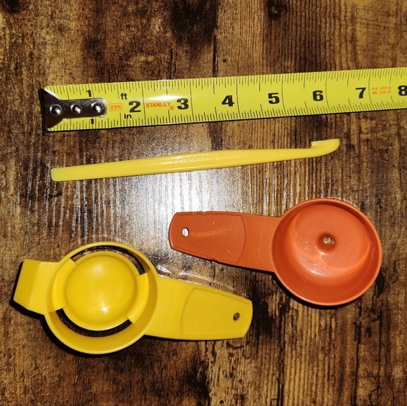 Tupperware Bundle - Picture 2 of 4